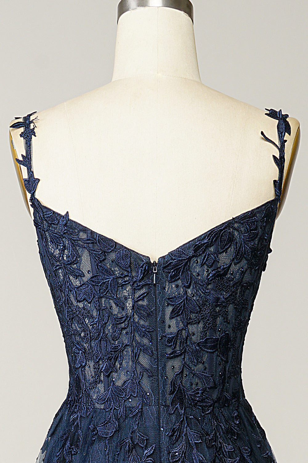 Robe de Soirée Élégance Sophie – Coupe A-Ligne, Détails Appliqués, Idéale pour Mariages et Événements Formels