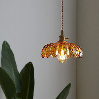 Lampe suspendue en verre translucide avec base en cuivre – Création d'une atmosphère romantique et lumineuse