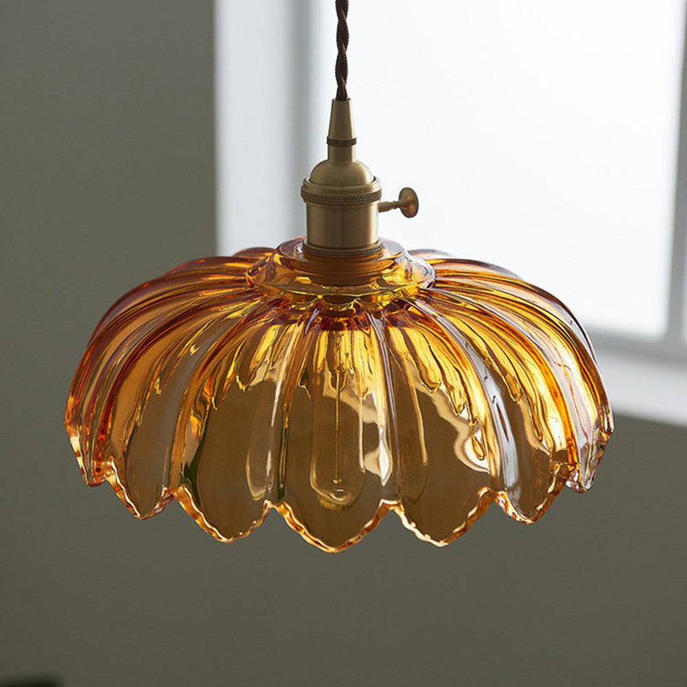 Lampe suspendue en verre translucide avec base en cuivre – Création d'une atmosphère romantique et lumineuse