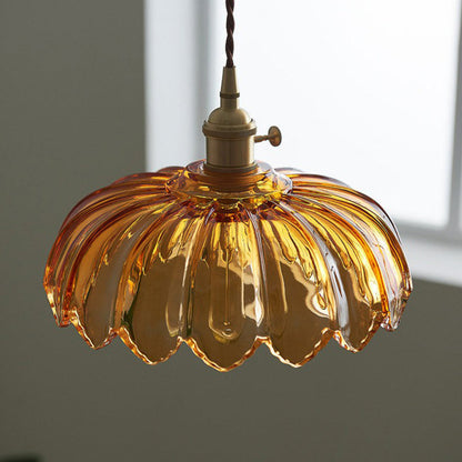 Lampe suspendue en verre translucide avec base en cuivre – Création d'une atmosphère romantique et lumineuse