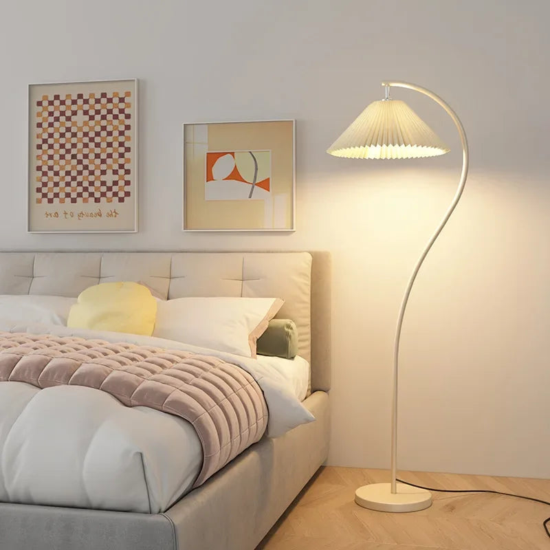 Lampadaire LED Moderne en Tissu – Éclairage Ajustable avec Design Pliant pour Salon et Bureau