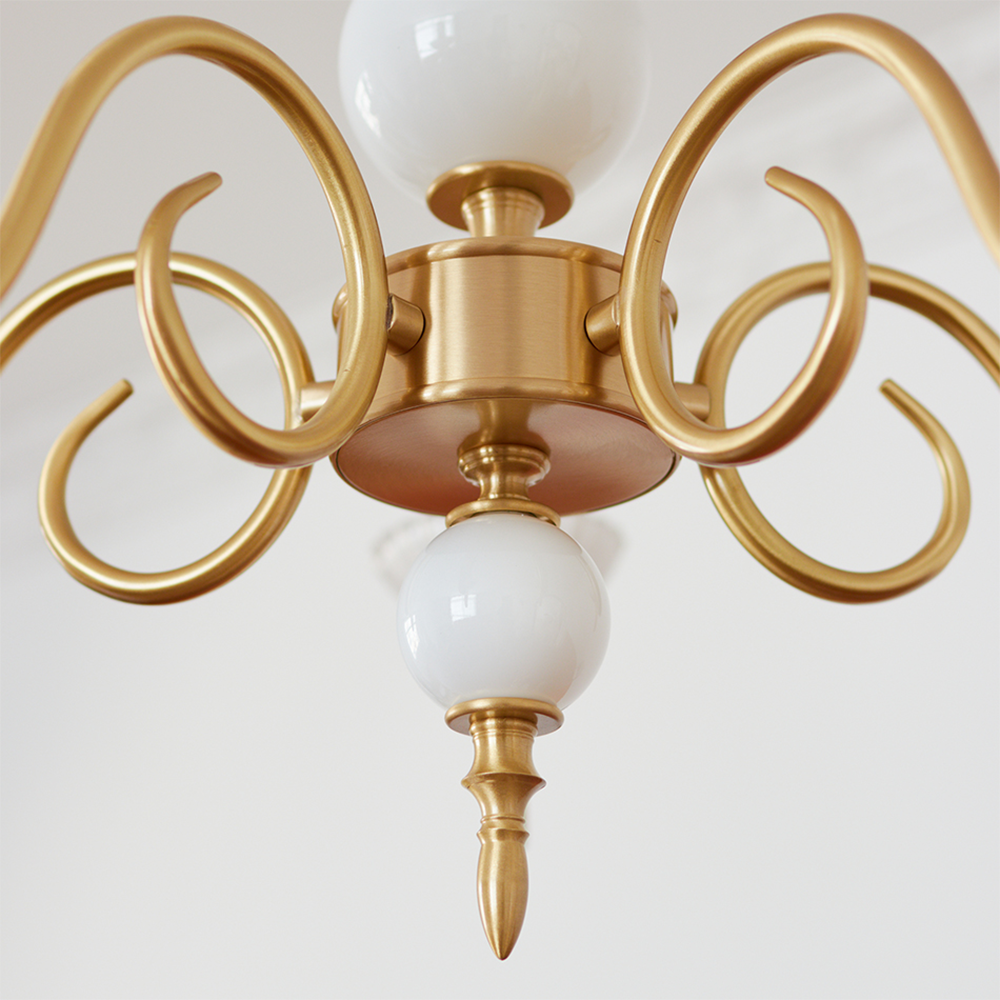 Chandelier Vintage en Verre et Laiton - Élégance Classique pour Votre Intérieur