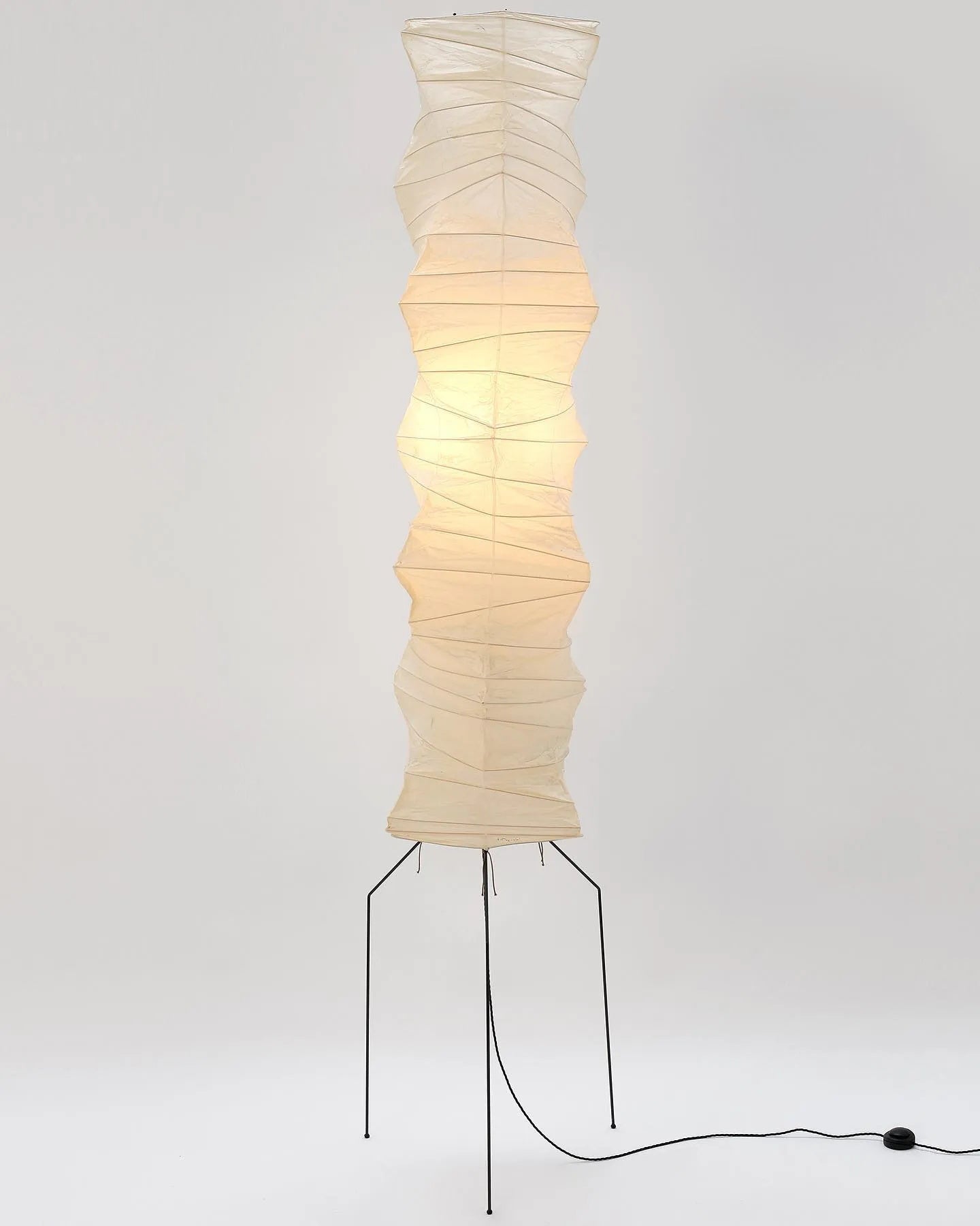 Lampadaire en Papier de Riz - Élégance Minimaliste pour Salon et Chambre