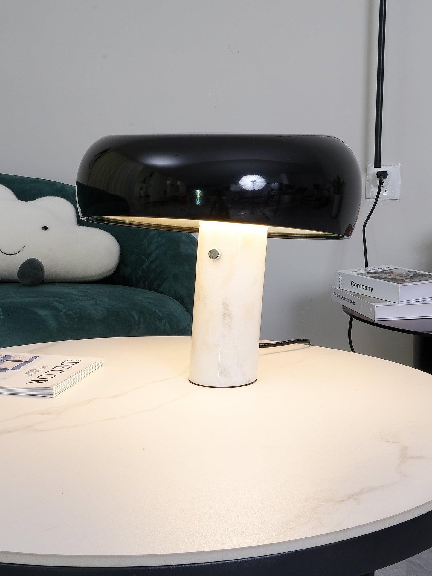 Lampe de Table Art Marble - Élégante en Marbre de Carrare et Métal avec LED