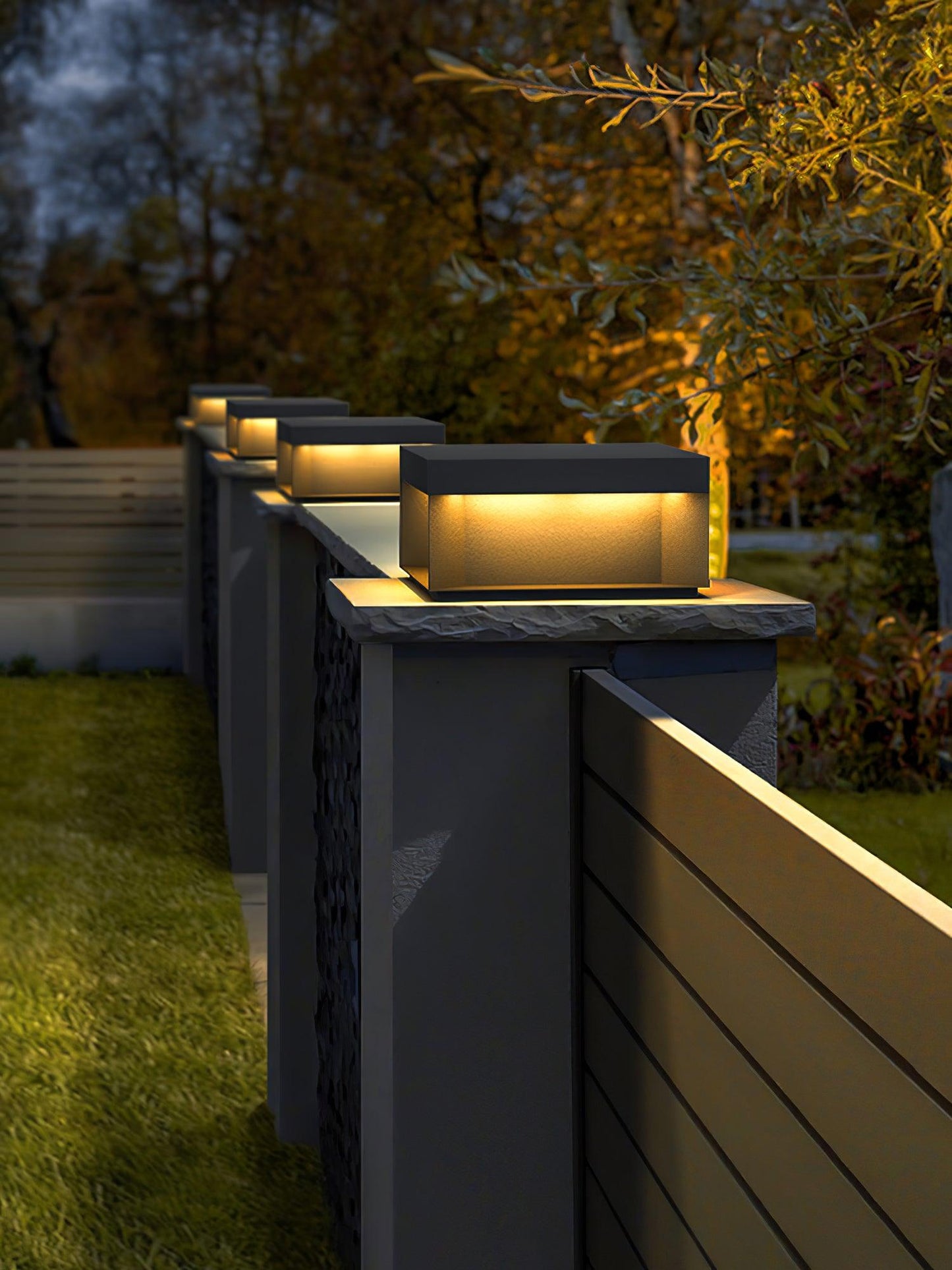 Lampe de Colonne Solaire Extérieure - Éclairage Résistant aux Intempéries avec LED