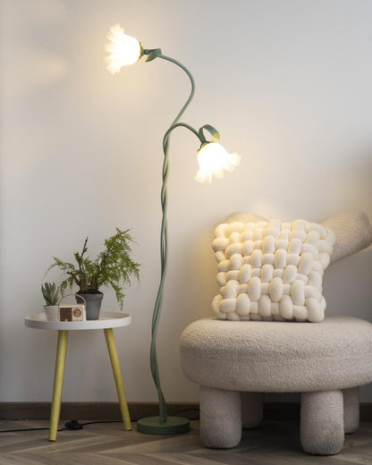 Lampadaire Calla Flowers – Éclairage Élégant avec Fleurs Blanches et Design Raffiné
