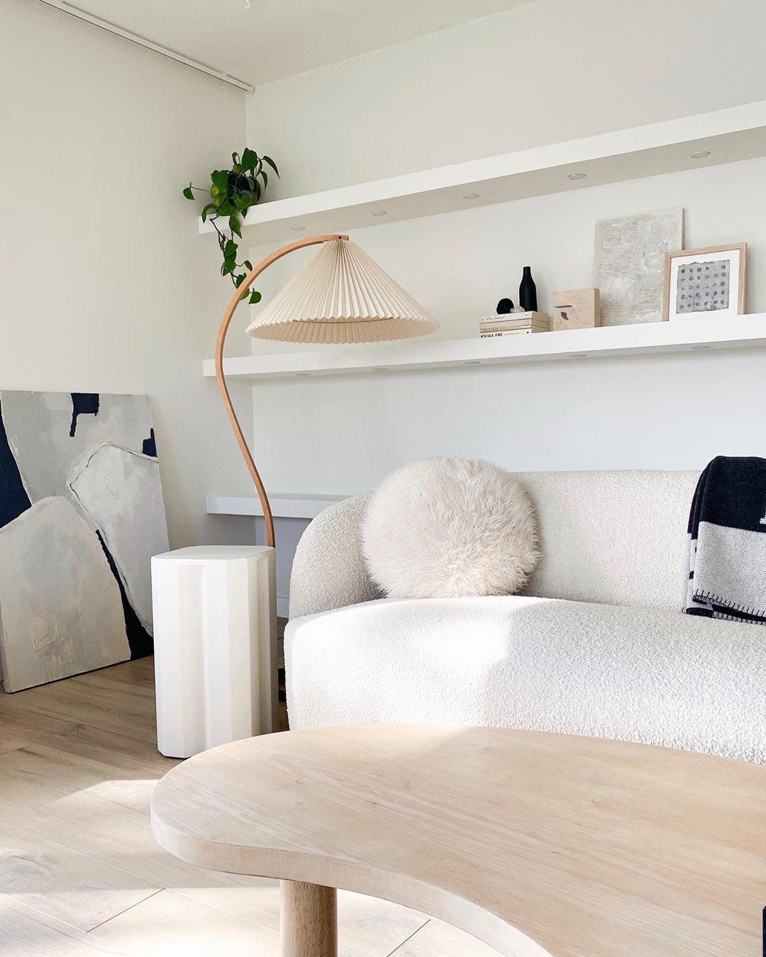 Lampe sur Pied Caprani – Design Scandinave 70’s avec Base en Bois et Métal