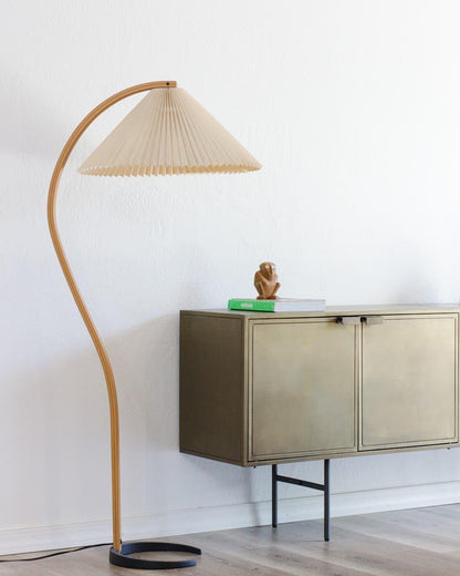 Lampe sur Pied Caprani – Design Scandinave 70’s avec Base en Bois et Métal