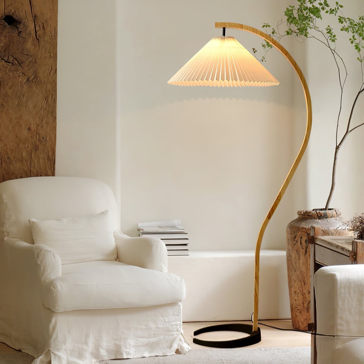 Lampe sur Pied Caprani – Design Scandinave 70’s avec Base en Bois et Métal