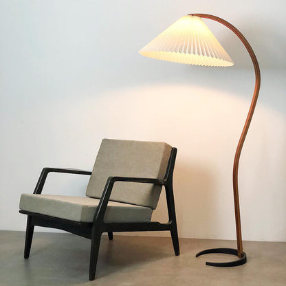 Lampe sur Pied Caprani – Design Scandinave 70’s avec Base en Bois et Métal