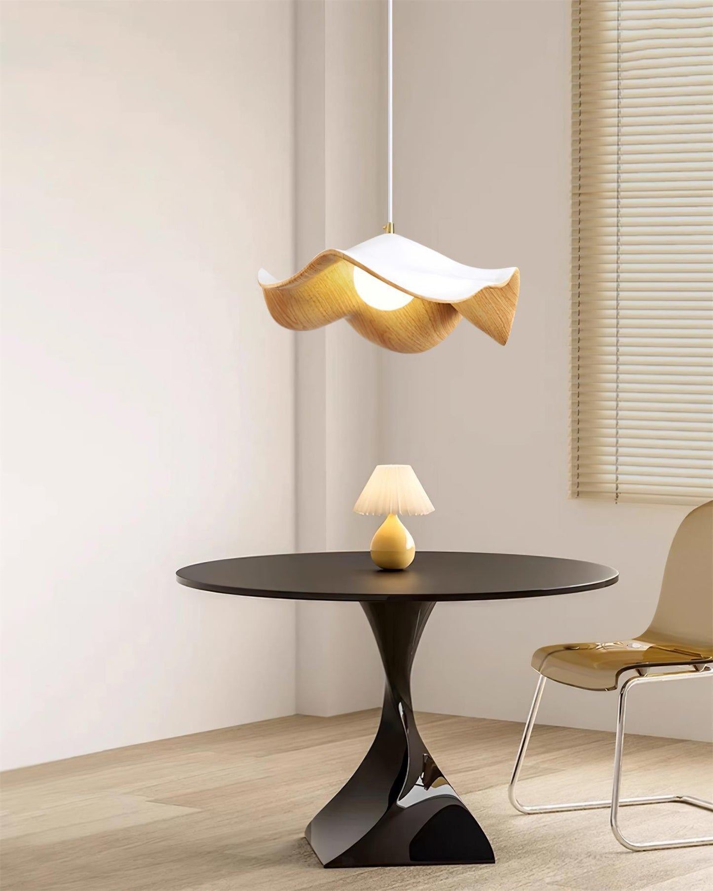 Suspension Casia Unique – Design Lotus avec Finition en Métal et Résine