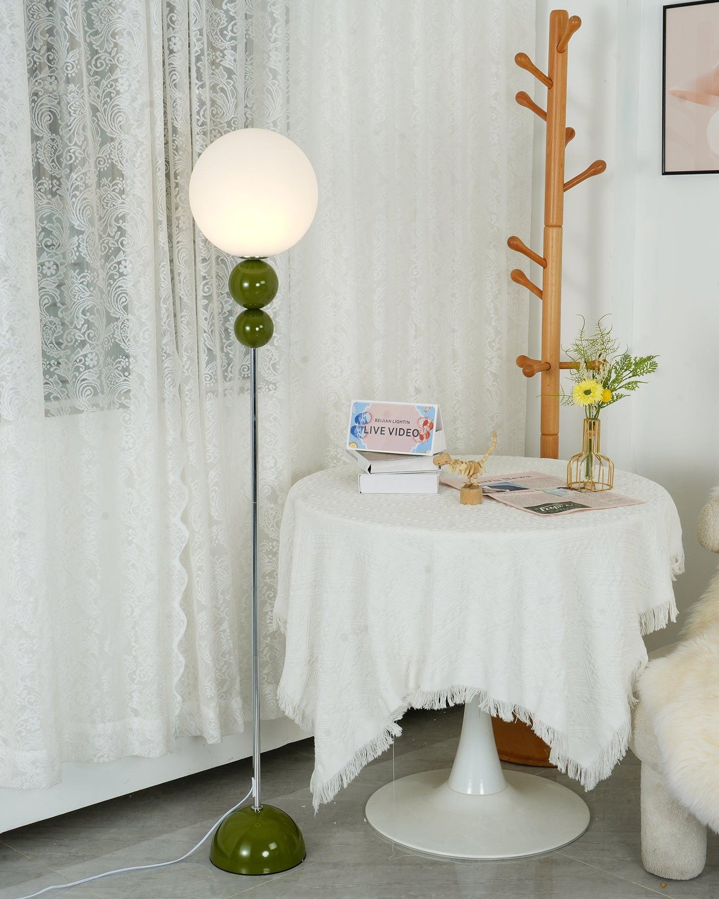 Lampe sur Pied Design Moderne en Métal et Verre - Éclairage Élégant pour Votre Intérieur