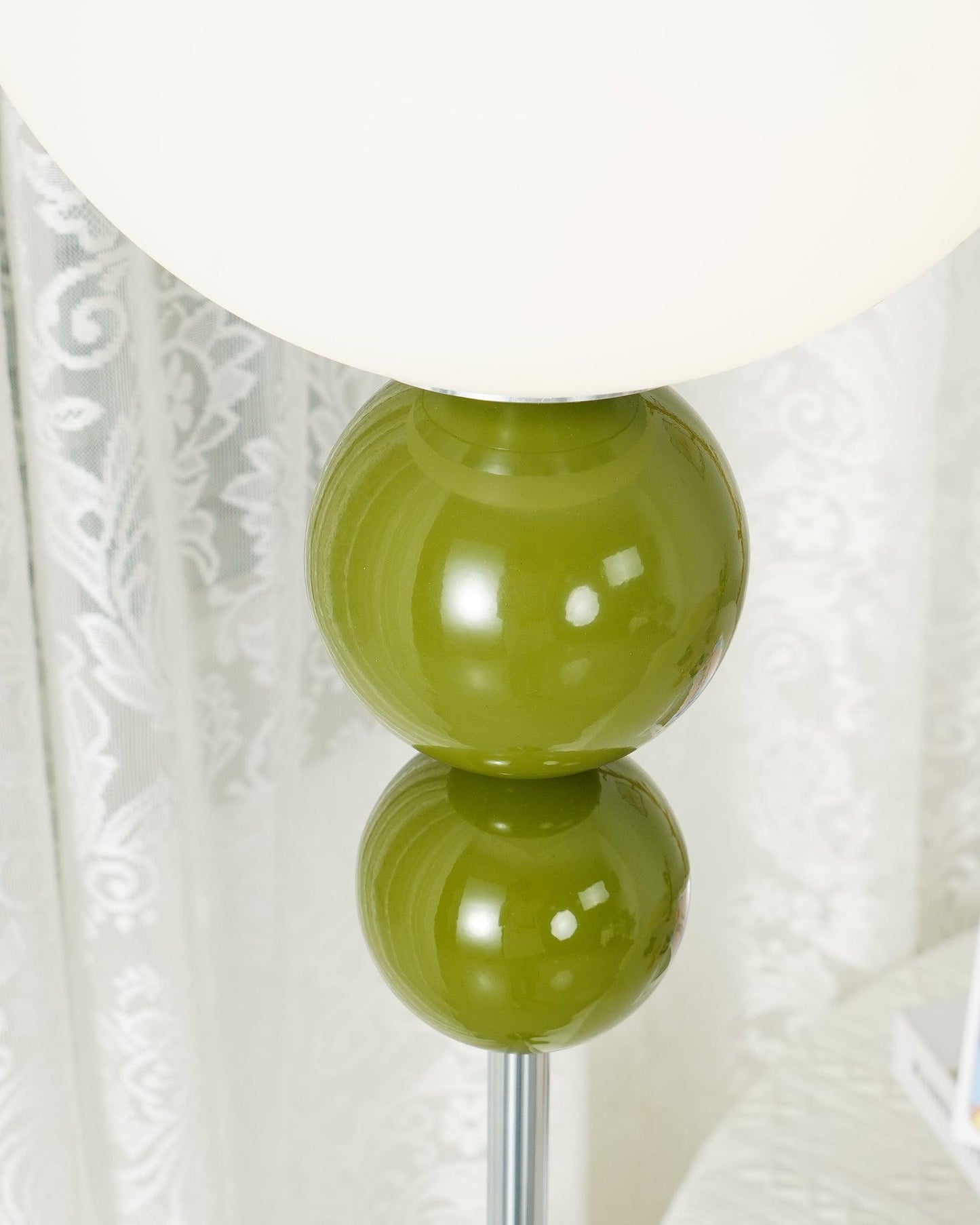Lampe sur Pied Design Moderne en Métal et Verre - Éclairage Élégant pour Votre Intérieur