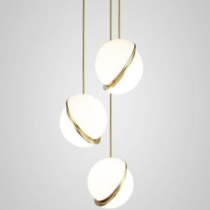 Suspension Mondsichel en Acryl et Laiton - Éclairage LED Moderne et Élégant