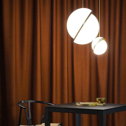 Suspension Mondsichel en Acryl et Laiton - Éclairage LED Moderne et Élégant