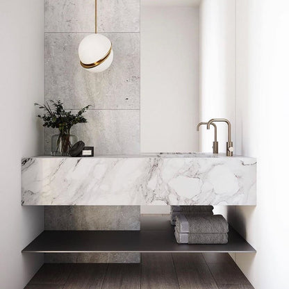 Suspension Mondsichel en Acryl et Laiton - Éclairage LED Moderne et Élégant