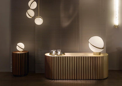 Suspension Mondsichel en Acryl et Laiton - Éclairage LED Moderne et Élégant