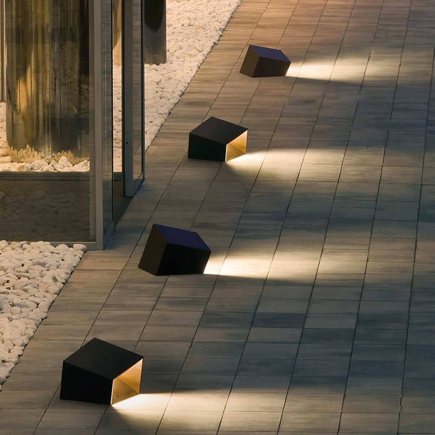 Lampe Solaire Extérieure Cube Garden - Éclairage LED Compact et Résistant pour Votre Jardin