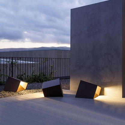 Lampe Solaire Extérieure Cube Garden - Éclairage LED Compact et Résistant pour Votre Jardin