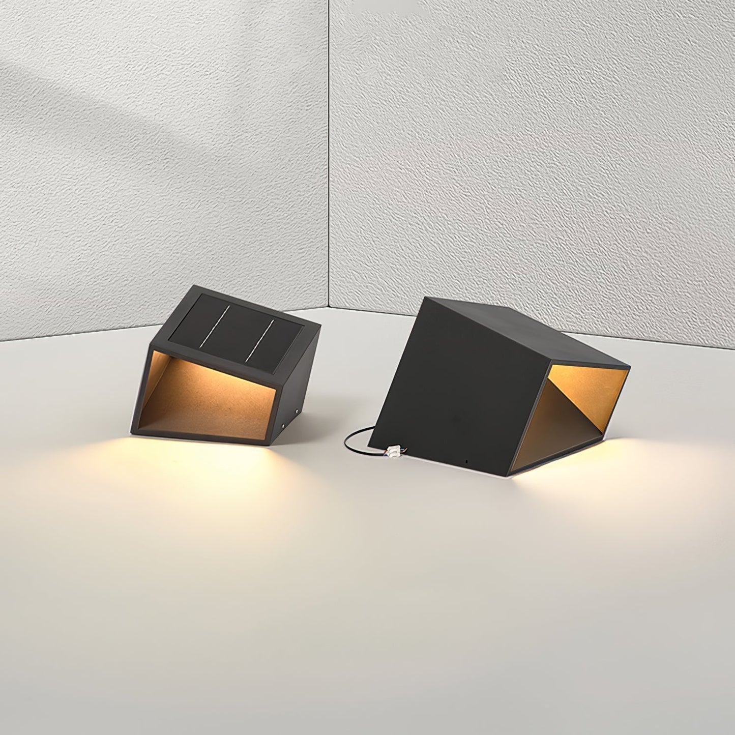 Lampe Solaire Extérieure Cube Garden - Éclairage LED Compact et Résistant pour Votre Jardin