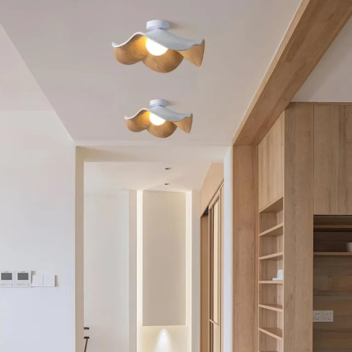 Plafonnier Lotus en Bois Nordic – Lampe Design en Résine et Métal, Inspiration Naturelle pour Salon ou Chambre