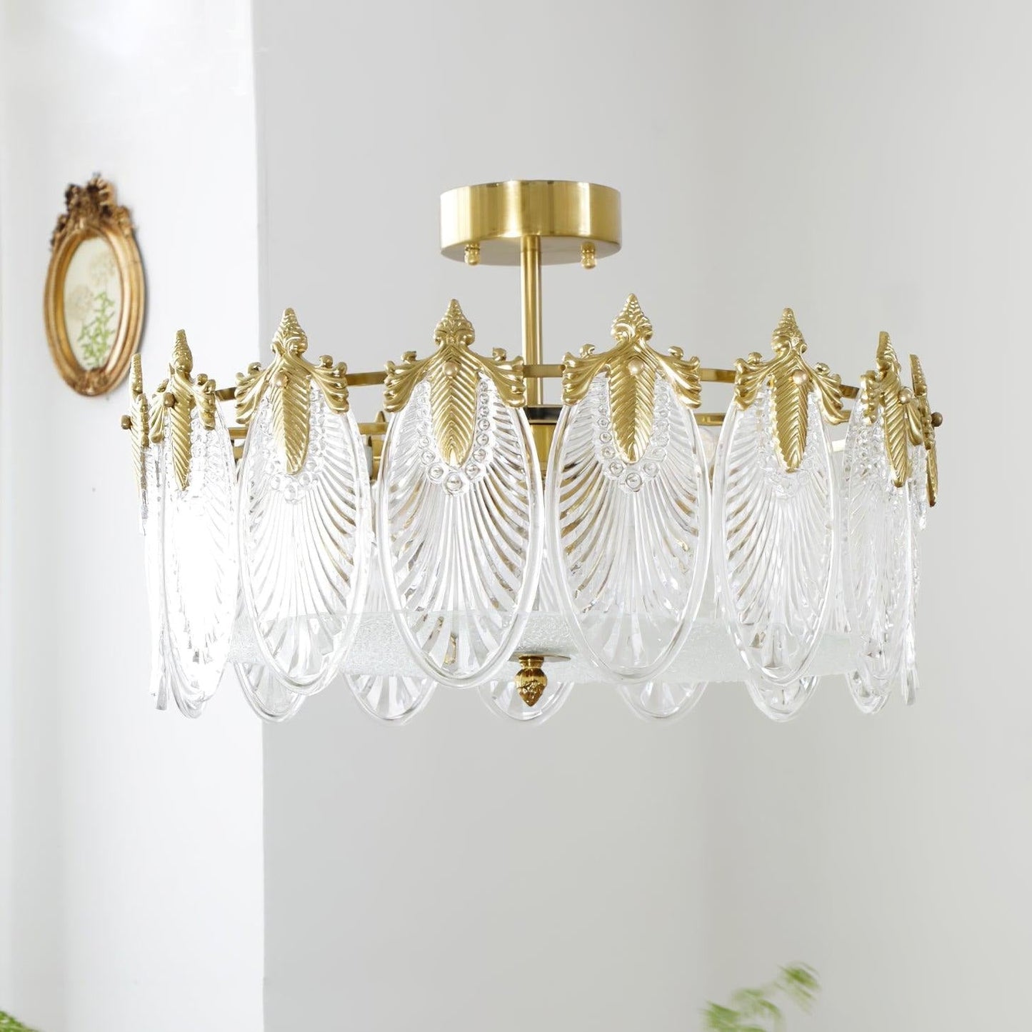 Chandelier Rond en Verre avec Motif Décoratif - Lampe Suspendue Élégante