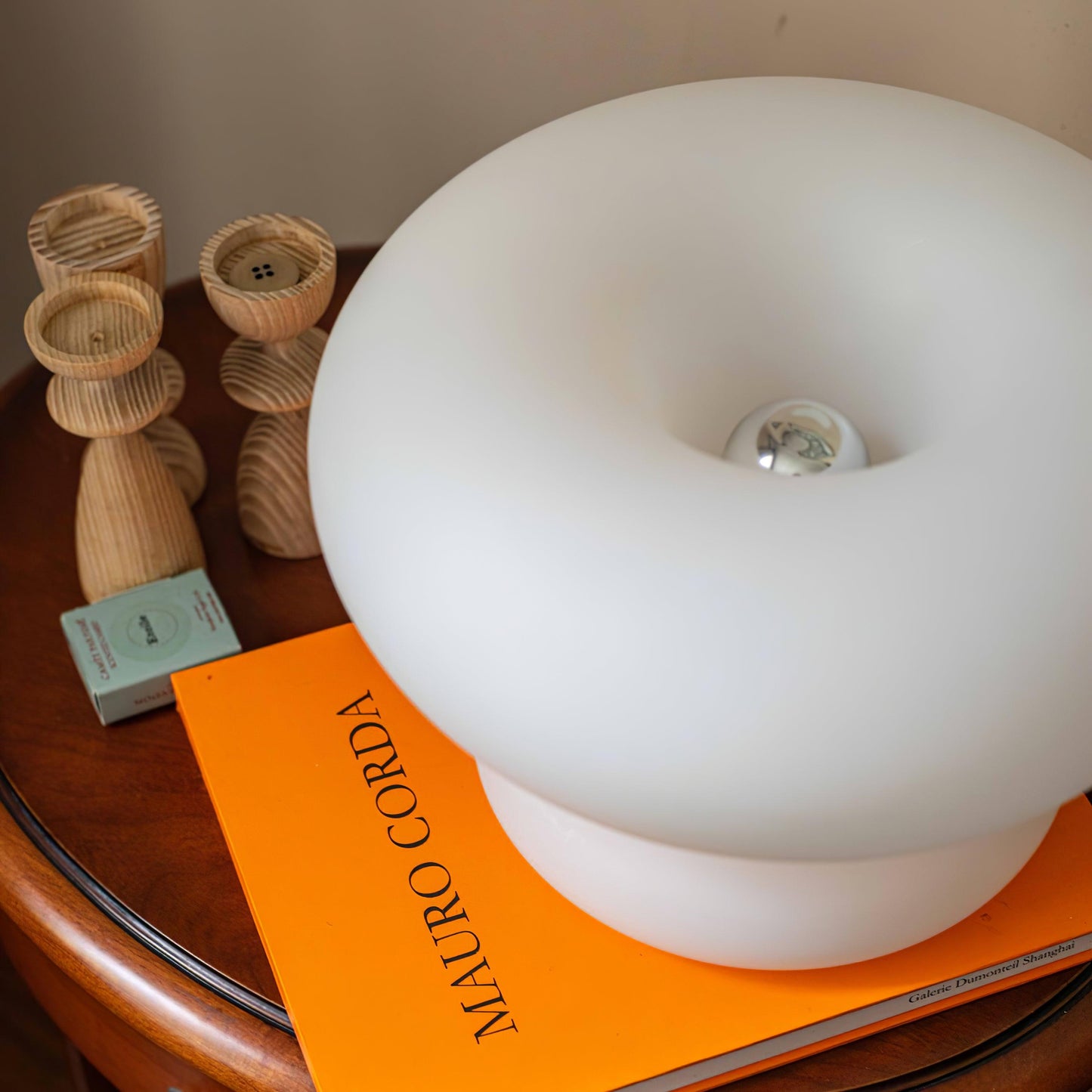 Lampe de Table Donut – Design Unique et Éclairage Doux pour une Ambiance Accueillante