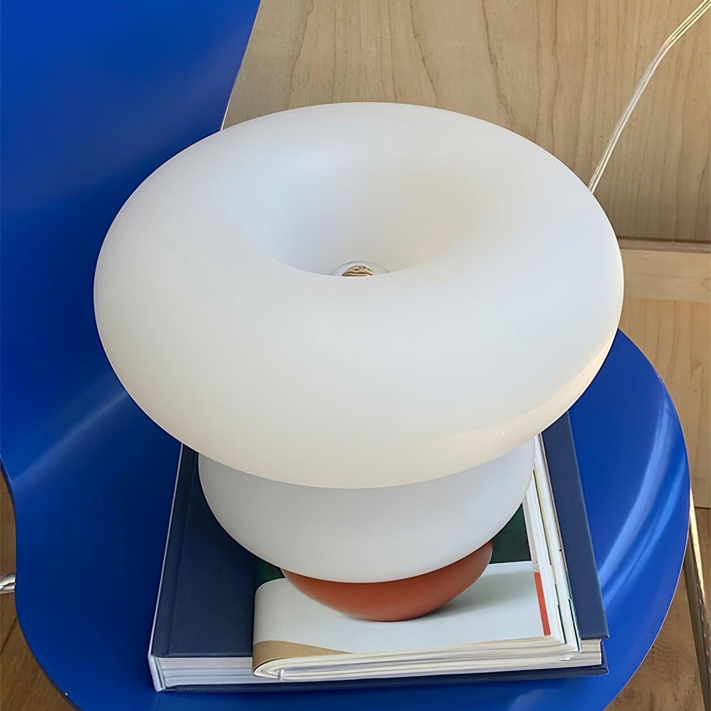 Lampe de Table Donut – Design Unique et Éclairage Doux pour une Ambiance Accueillante