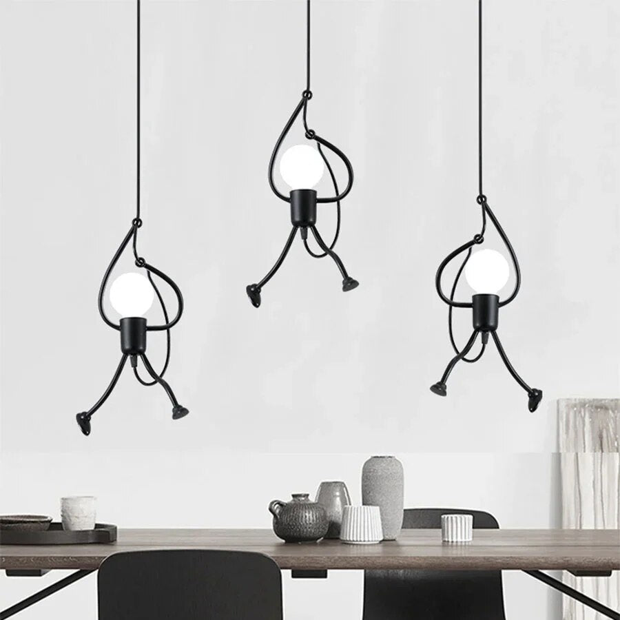Suspension Lumineuse en Forme de Poupée - Apportez de la Joie à Votre Intérieur