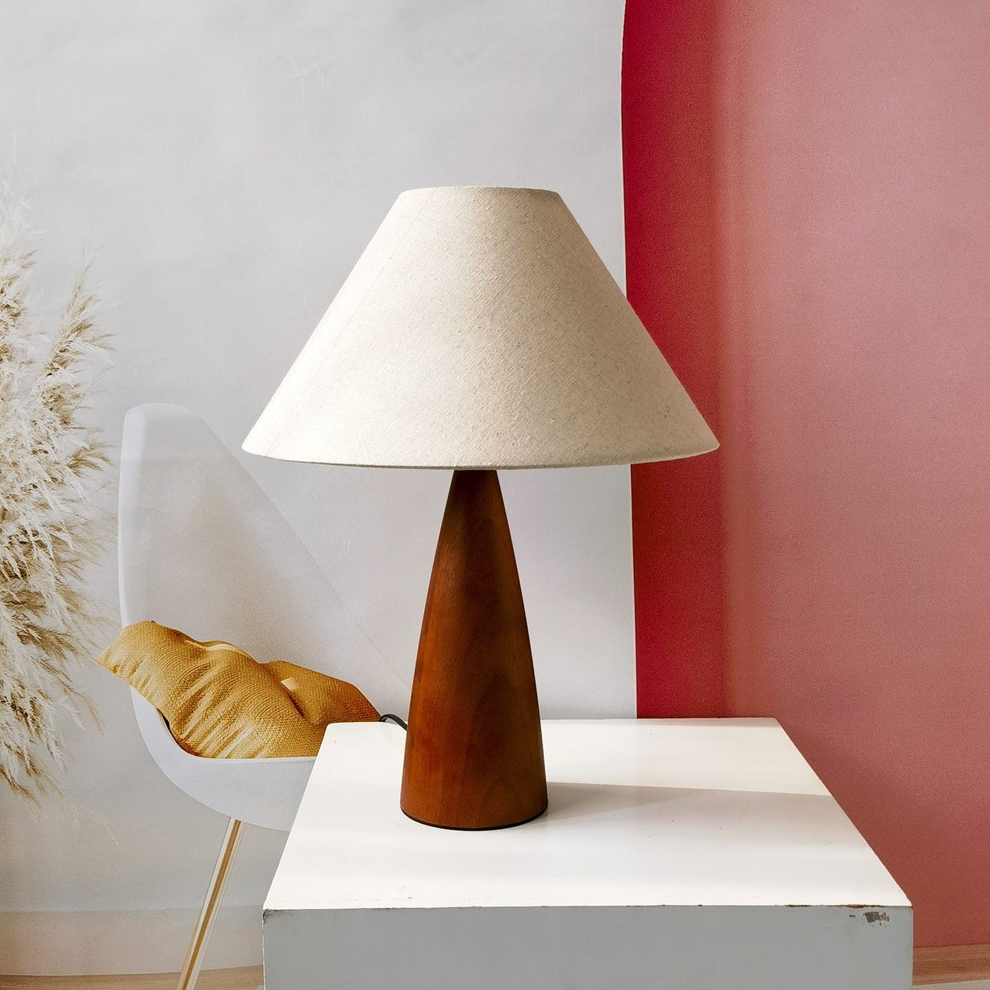 Lampe de Table en Bois Massif Style Century – Élégance Classique et Moderne