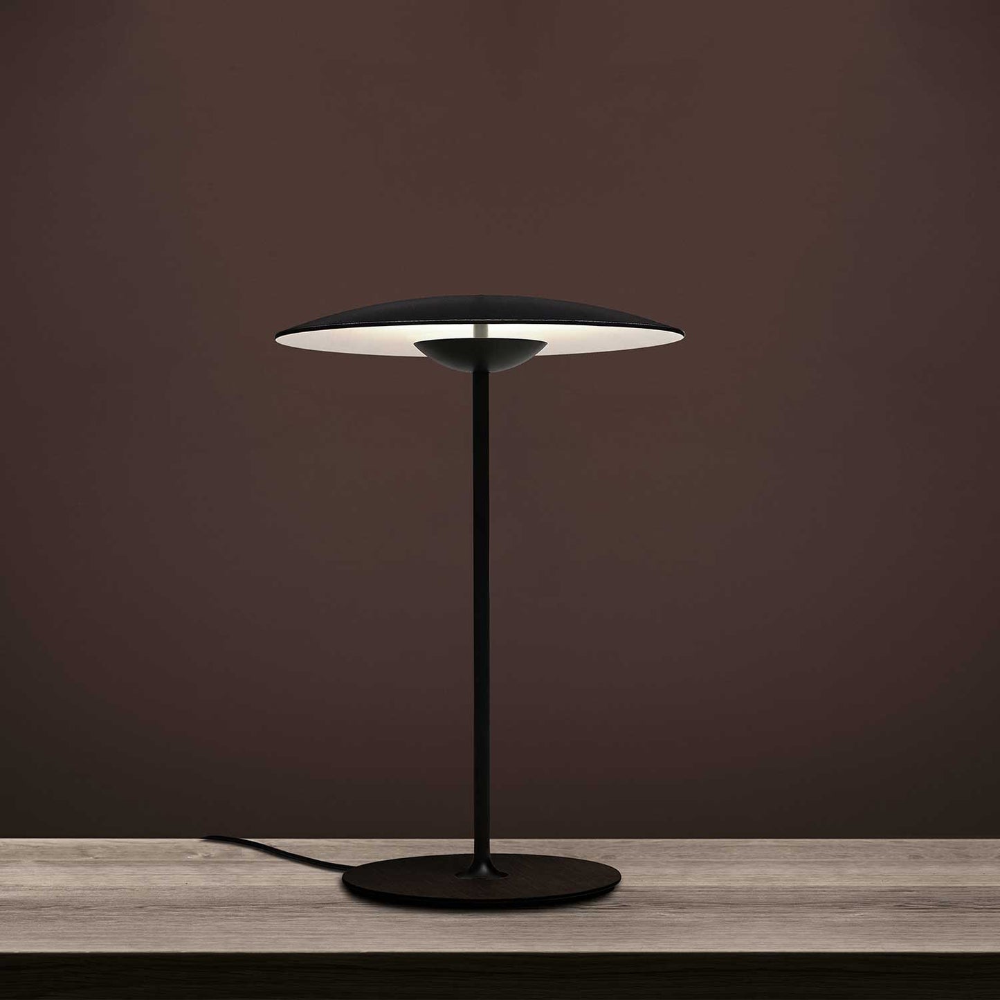 Lampe de Table Marset Ginger - Design Élégant en Métal avec LED Intégrée