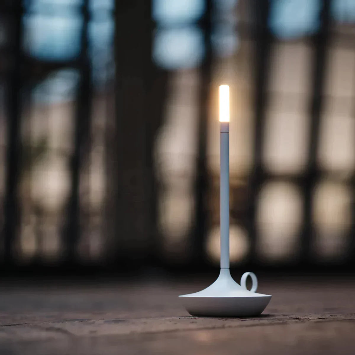 Lampe Giavi - Élégance Contemporaine et Ambiance Chaleureuse avec Lumière Dimmable
