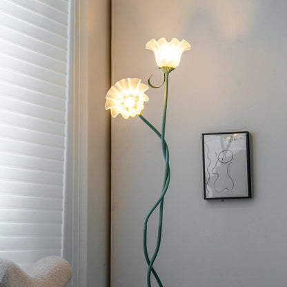 Lampadaire Calla Flowers – Éclairage Élégant avec Fleurs Blanches et Design Raffiné