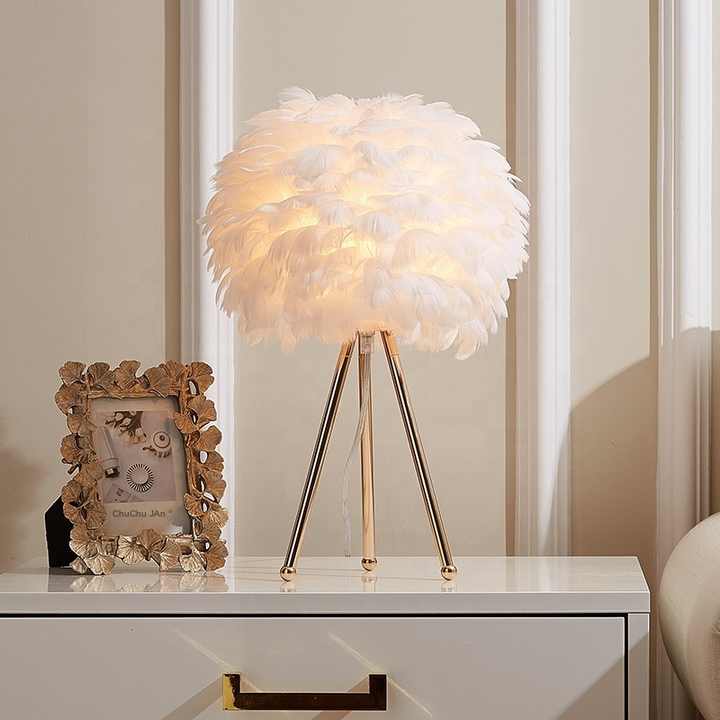 MissFeather Lampe de Table de Luxe – Abat-jour en Plumes avec Fonction Dimmable