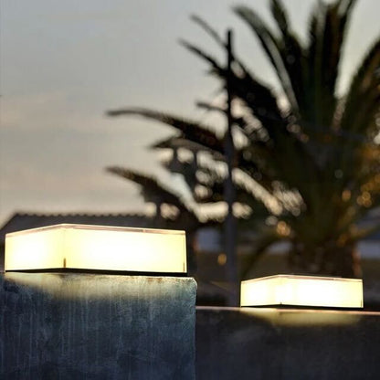 Lampe Solaire Moderne Extérieure – LED Étanche IP65, Écologique et Économique