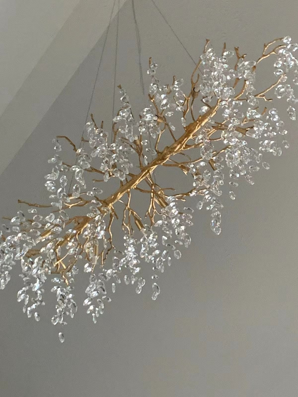 Lustre en Cristal Style Branché Français – Lustre Élégant en Aluminium et Cristal pour Salon et Salle à Manger