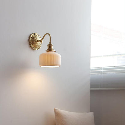 Applique Murale en Brassé et Céramique – Élégance Classique pour votre Intérieur