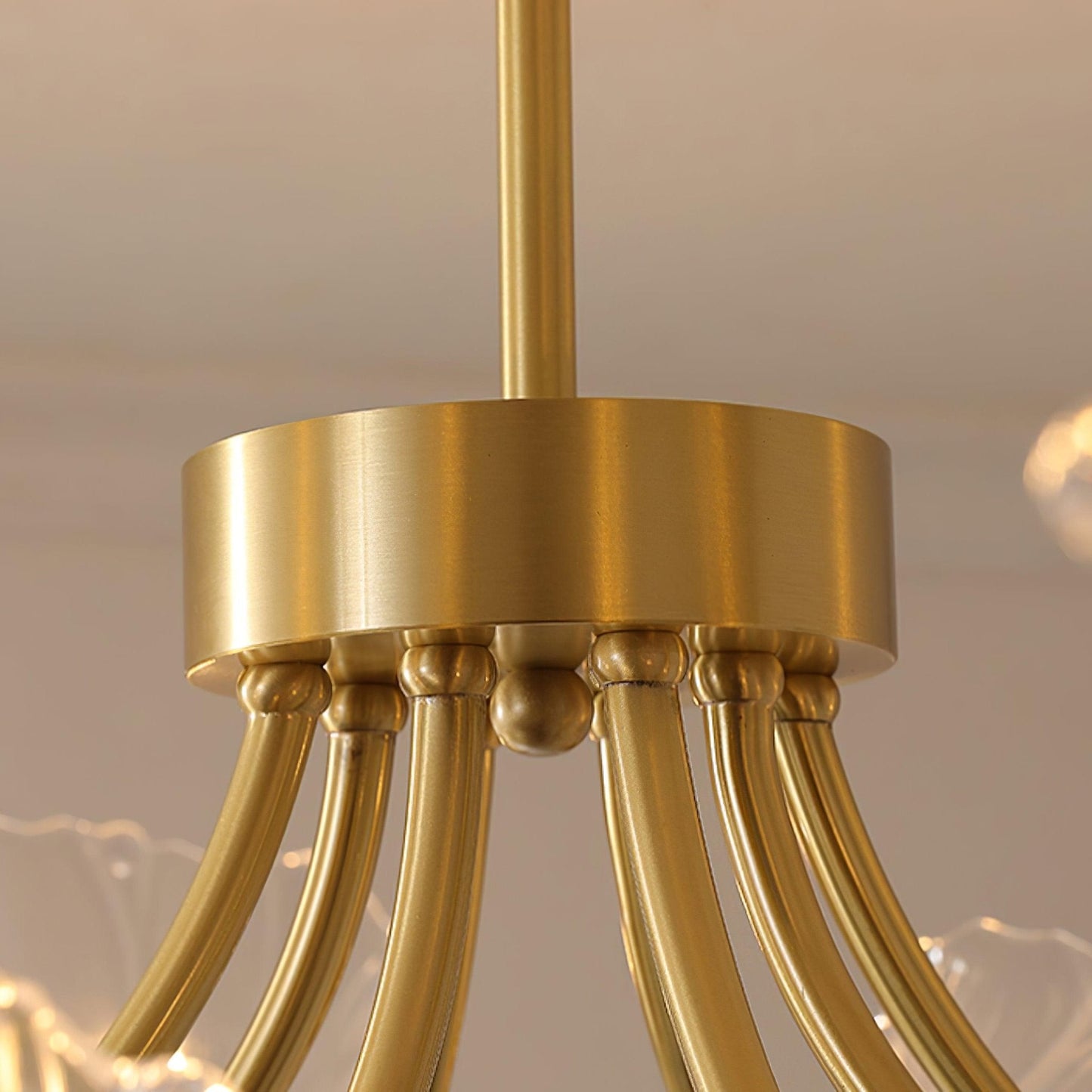 Lustre Kalin en Verre et Laiton - Design Élégant de Fleurs pour Salon et Salle à Manger