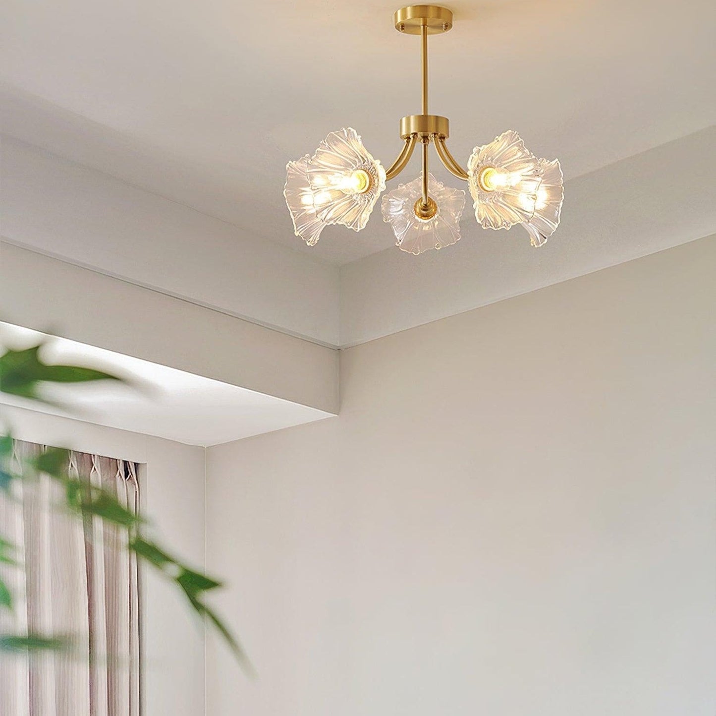 Lustre Kalin en Verre et Laiton - Design Élégant de Fleurs pour Salon et Salle à Manger