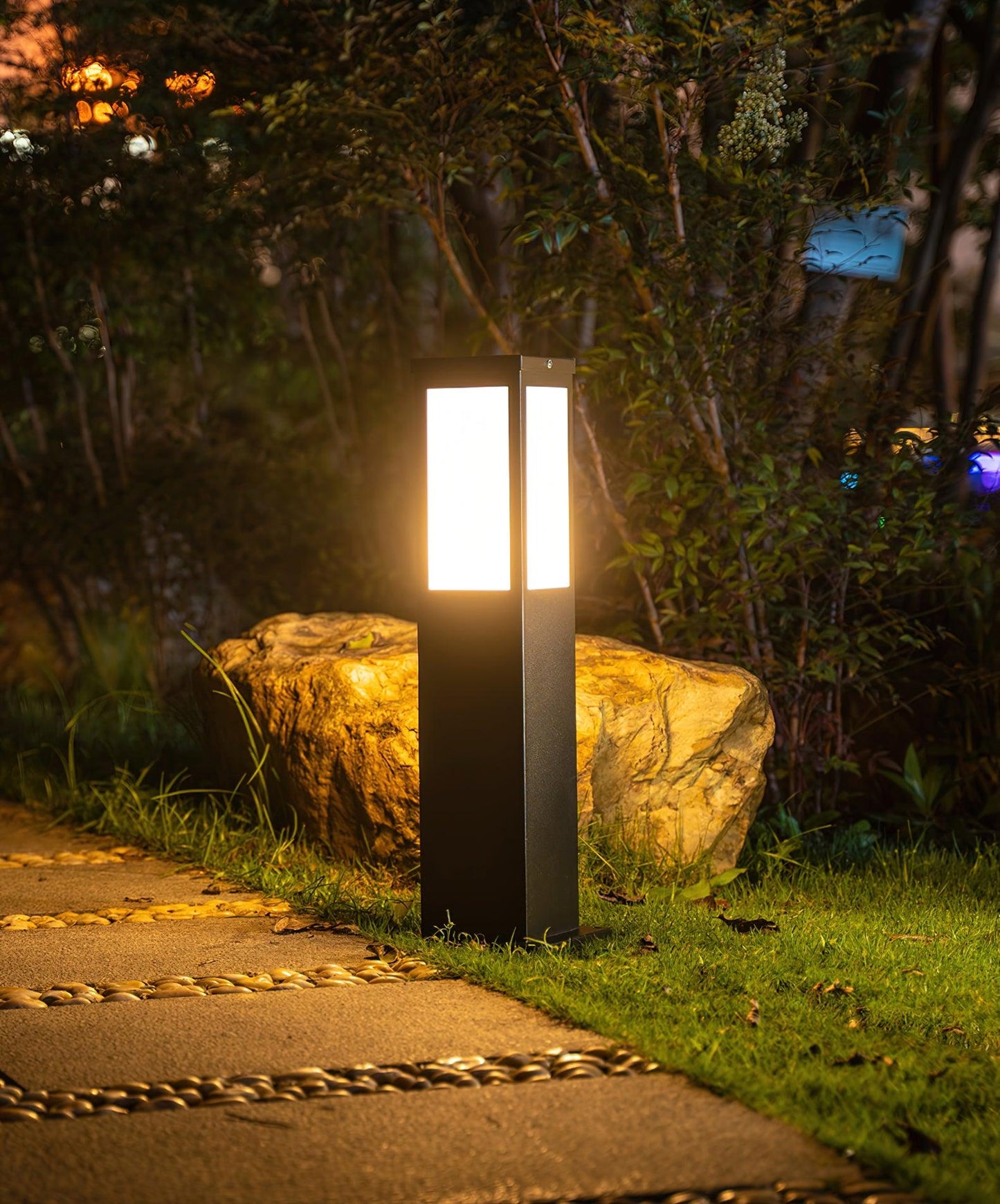 Lampe Extérieure Kuzco Poller – Éclairage Moderne en Aluminium avec LED Intégrée