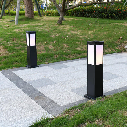 Lampe Extérieure Kuzco Poller – Éclairage Moderne en Aluminium avec LED Intégrée