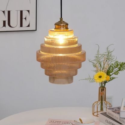 L'Éclat de Carafe – Suspension Lumineuse en Verre Élégante pour Ambiance Raffinée