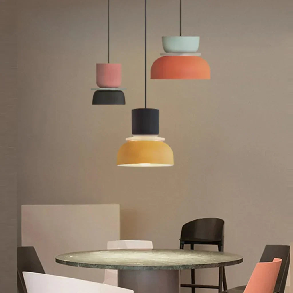 Suspension Moderne en Acrylique – Design Coloré avec Éclat Nordique