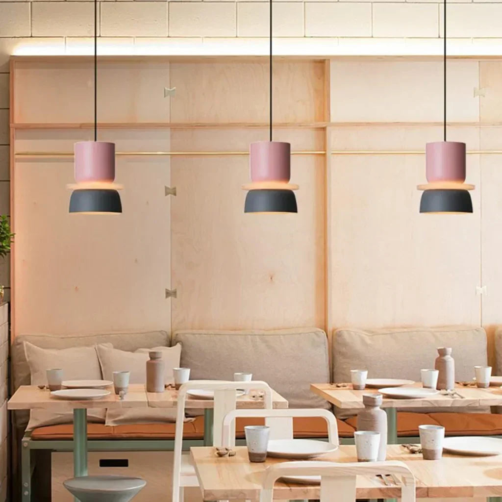 Suspension Moderne en Acrylique – Design Coloré avec Éclat Nordique