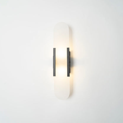 Applique Murale Melange Elongée en Albâtre - Design Élégant avec Détails en Laiton