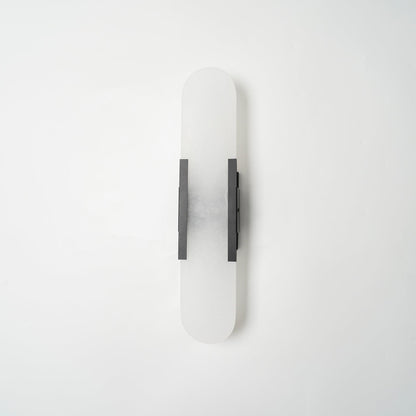 Applique Murale Melange Elongée en Albâtre - Design Élégant avec Détails en Laiton