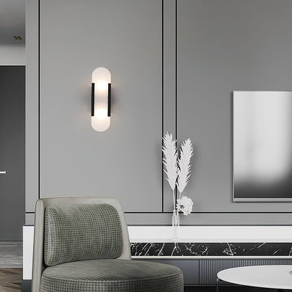 Applique Murale Melange Elongée en Albâtre - Design Élégant avec Détails en Laiton