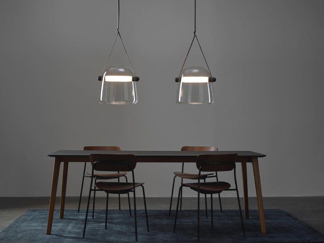 Suspension Mona Minimaliste en Métal et Verre - Éclairage LED Élégant pour Salon et Salle à Manger
