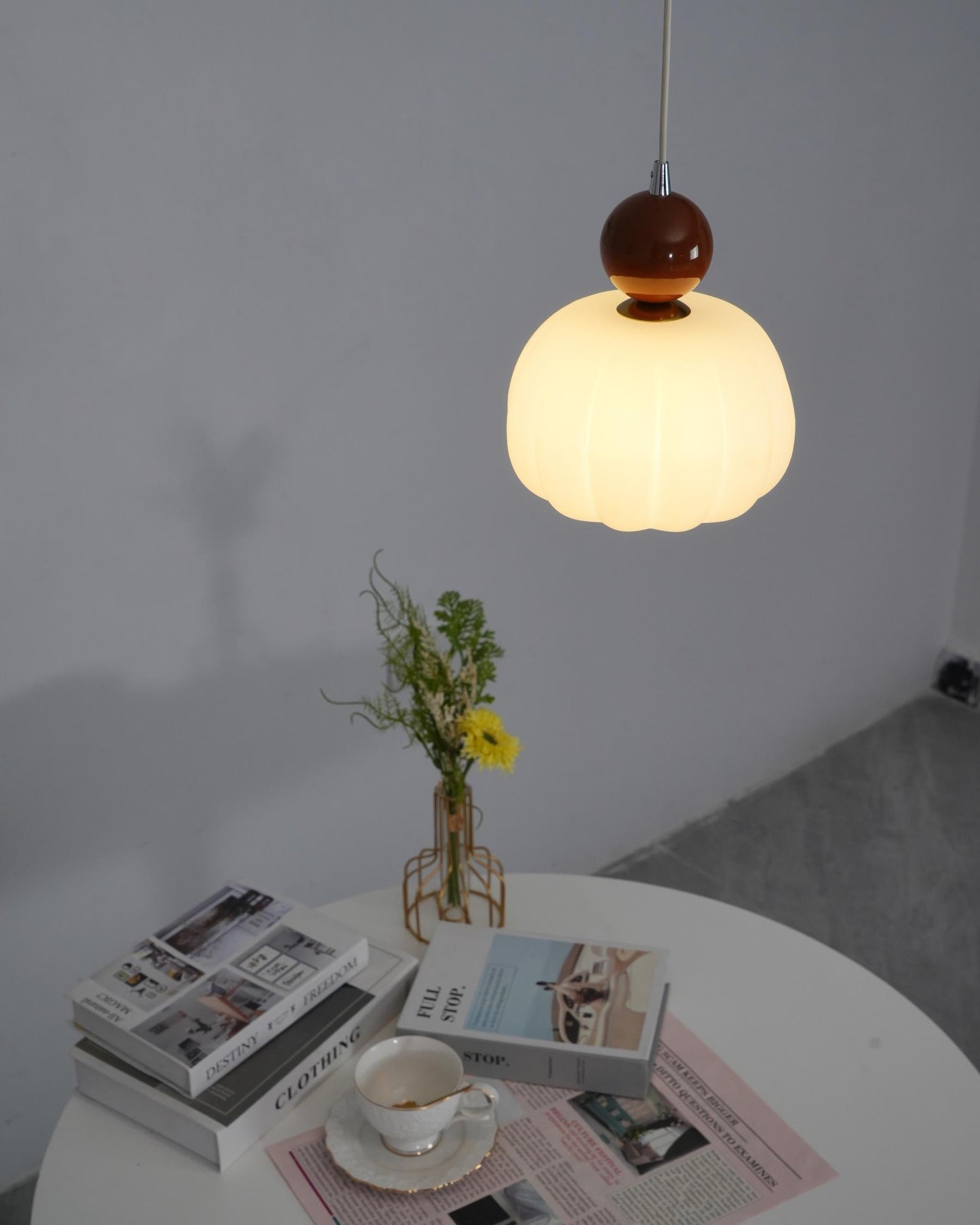 Suspension Yedra – Lampe Design Ronde en Métal et Acrylique, Éclairage Élégant pour Chambre ou Salle à Manger