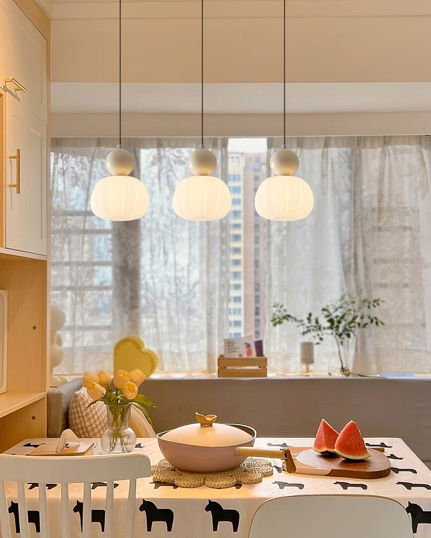 Suspension Yedra – Lampe Design Ronde en Métal et Acrylique, Éclairage Élégant pour Chambre ou Salle à Manger
